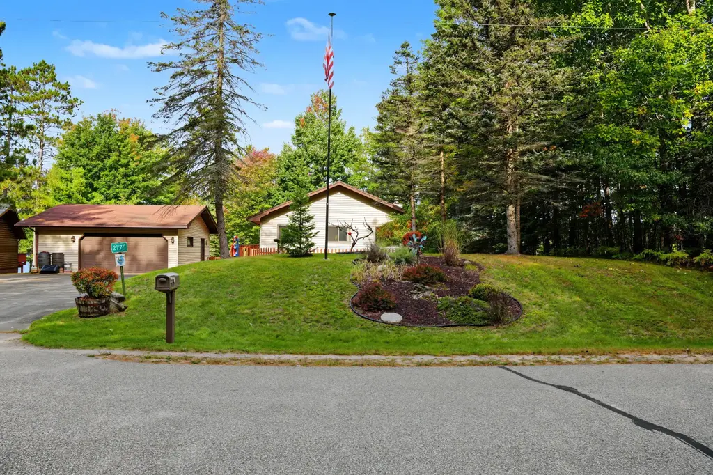 2775 Star Rd S, Eagle River