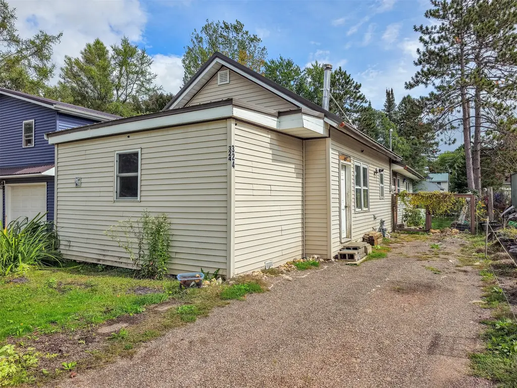 324 S Main Street, Granton