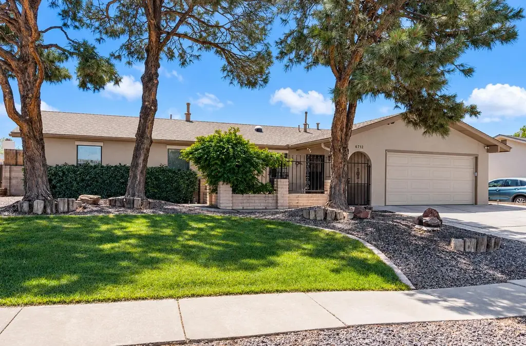 6712 Beck Drive Ne, Albuquerque
