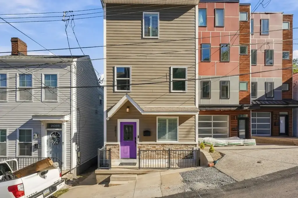 2611 Stella Street, South Side