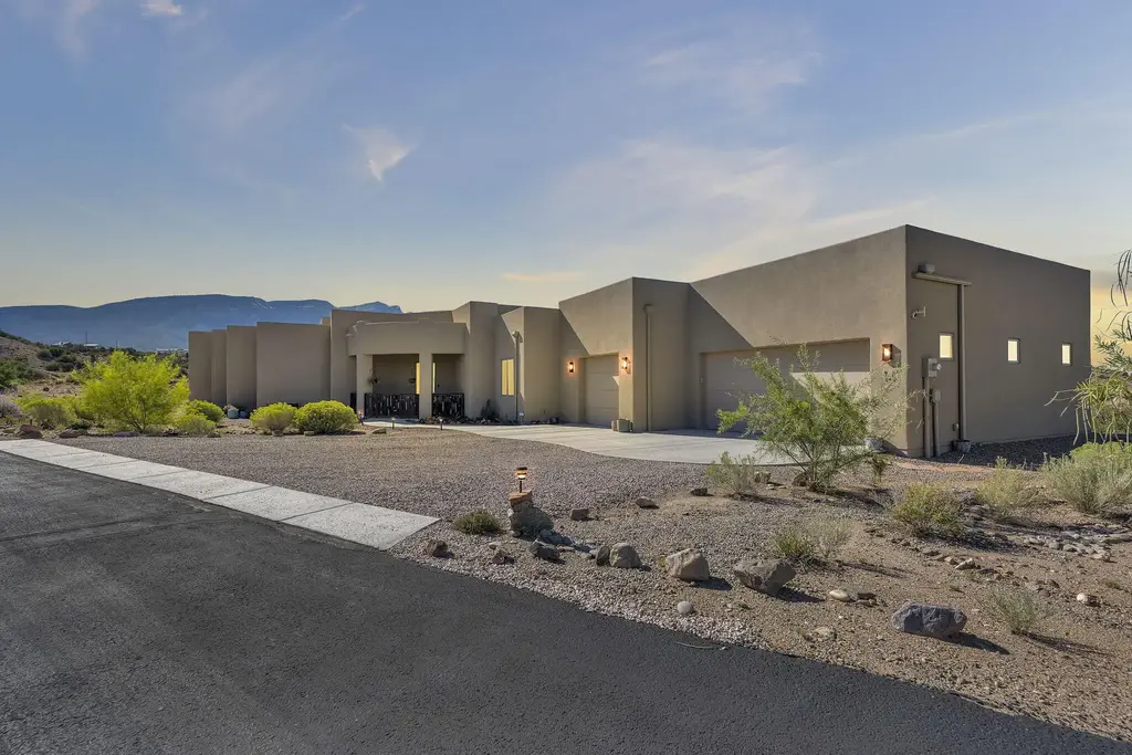 14 Montana Del Sol, Placitas