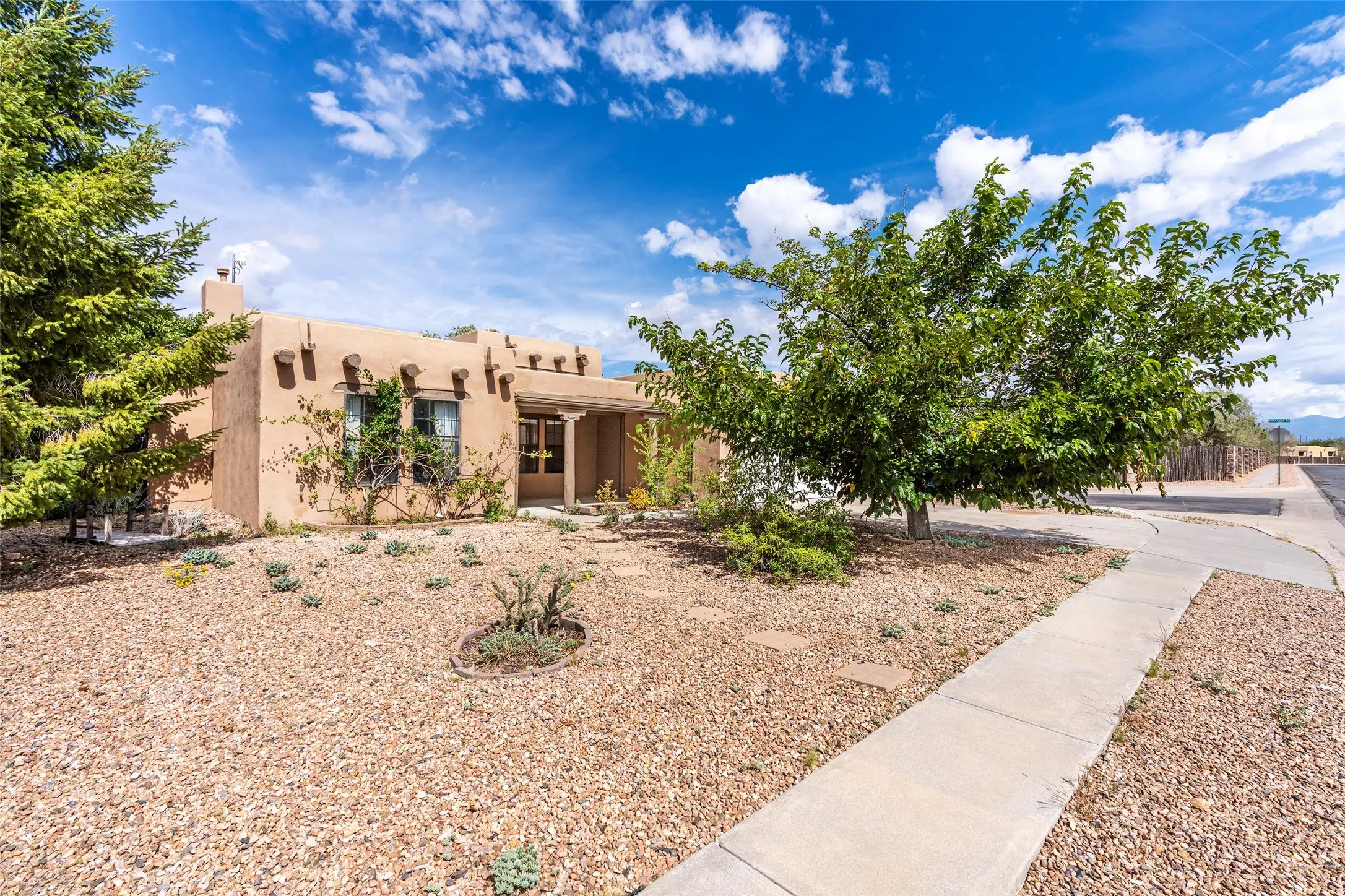 7501 Snow Blossom, Santa Fe