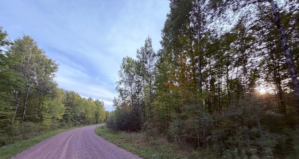On Up River Rd, Phillips