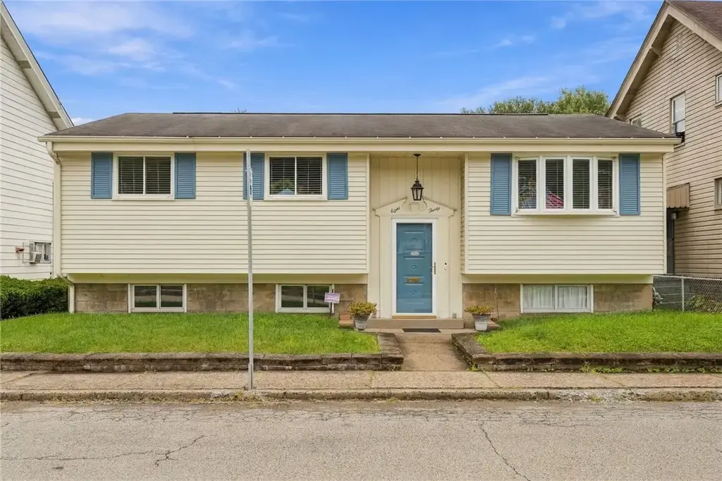 830 Front Street, East Deer
