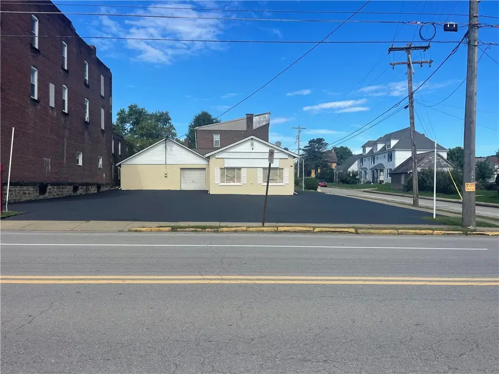 400 Pillow Street , City of But SW