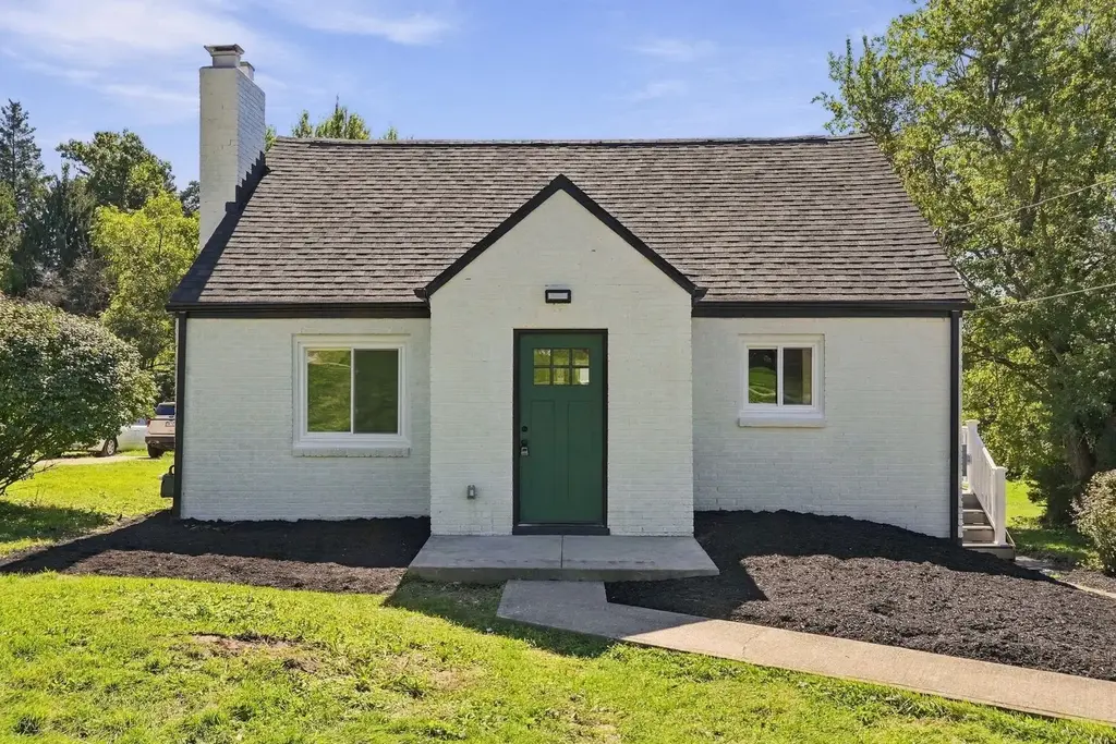 446 Thompsonville Road, Peters