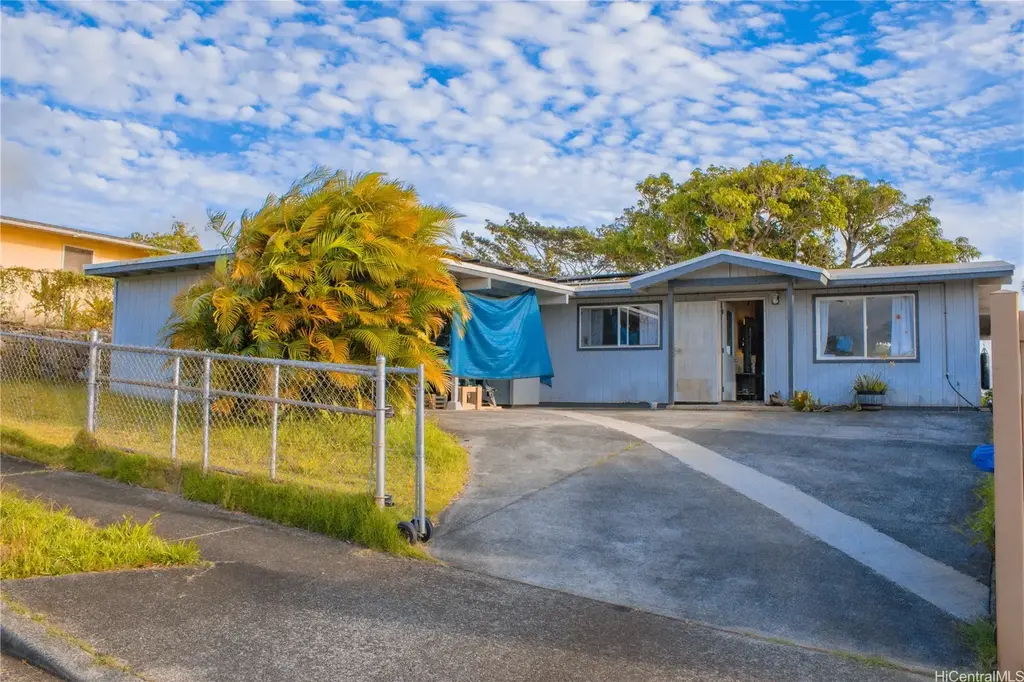 2429 Komo Mai Drive, Pearl City