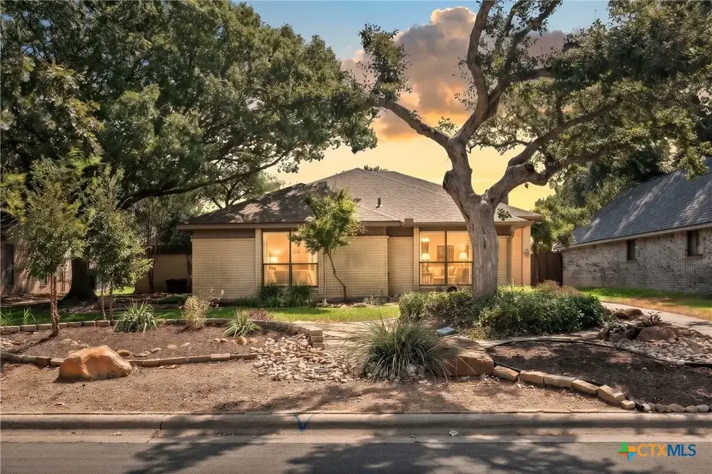 2613 Canyon Creek Drive, Temple
