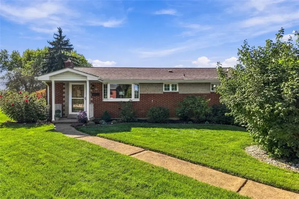 16 Rolling Hills Avenue , Hempfield