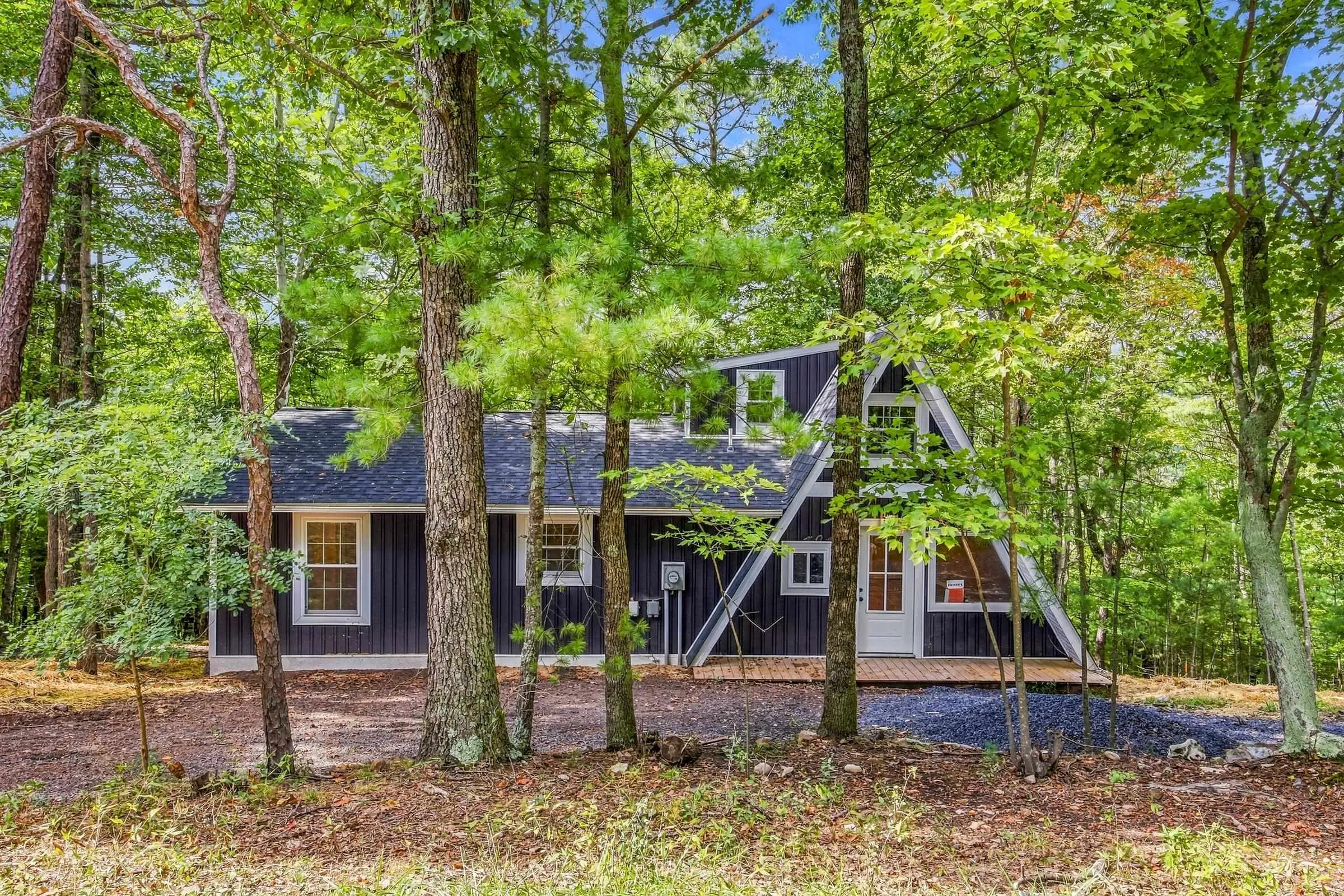 404 N Maple Rd, Mt Jackson