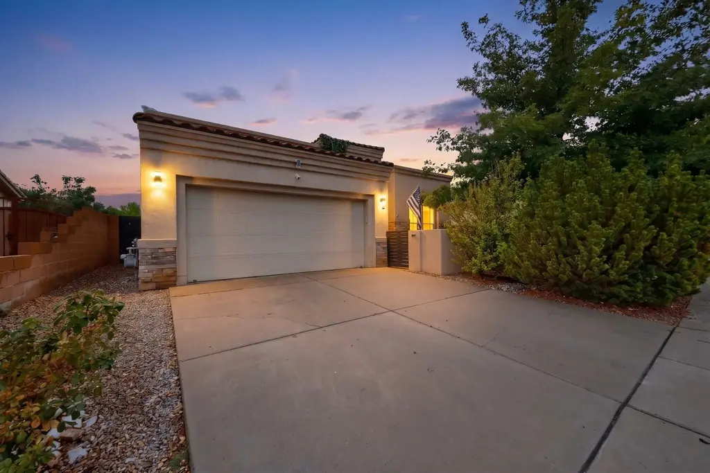 8312 Hawk Eye Road Nw, Albuquerque