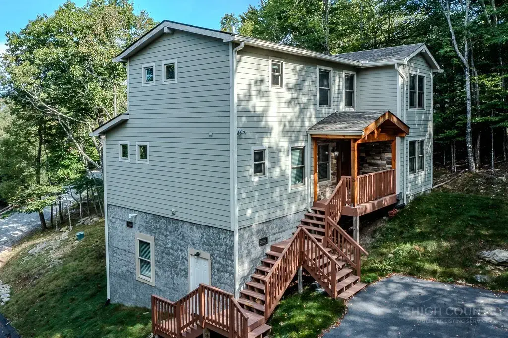 103 Upper Snowbird Trail, Beech Mountain