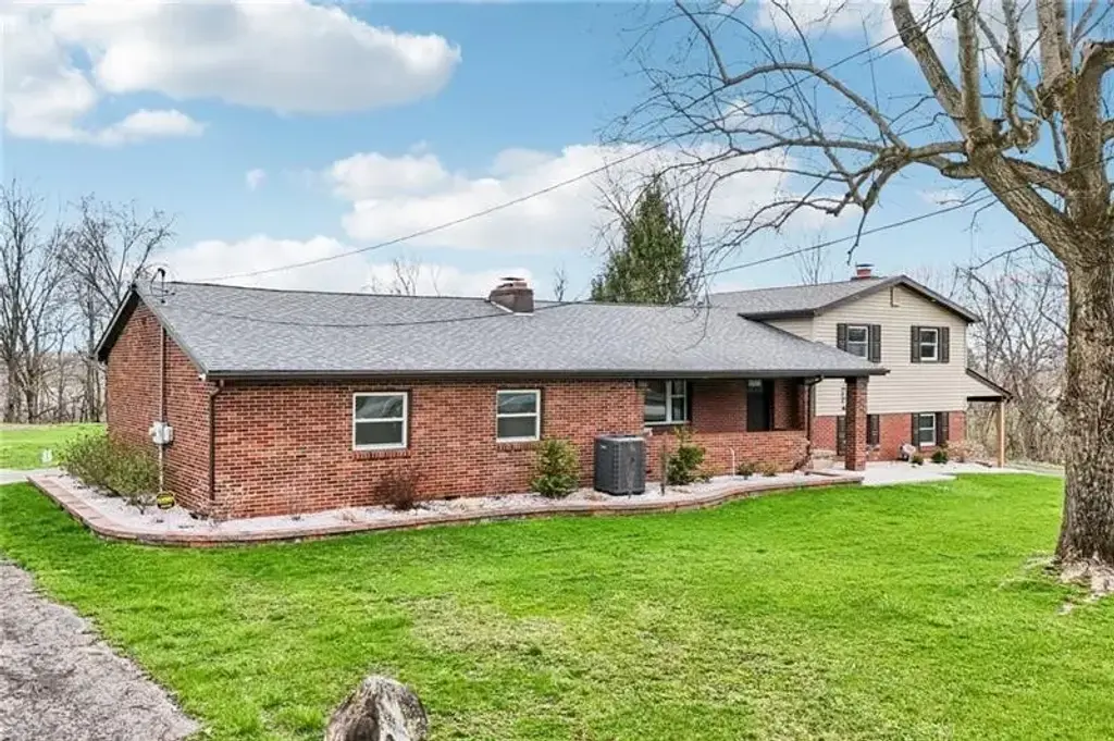 4412 State Street , Mahoning