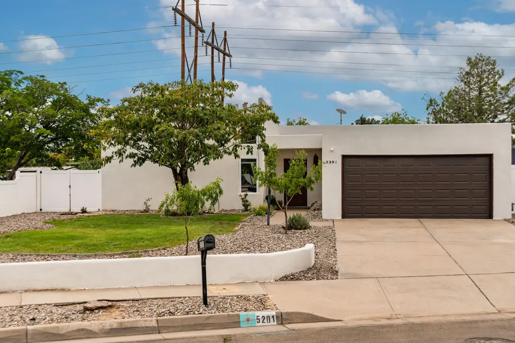 5201 Calle Nuestra Nw, Albuquerque
