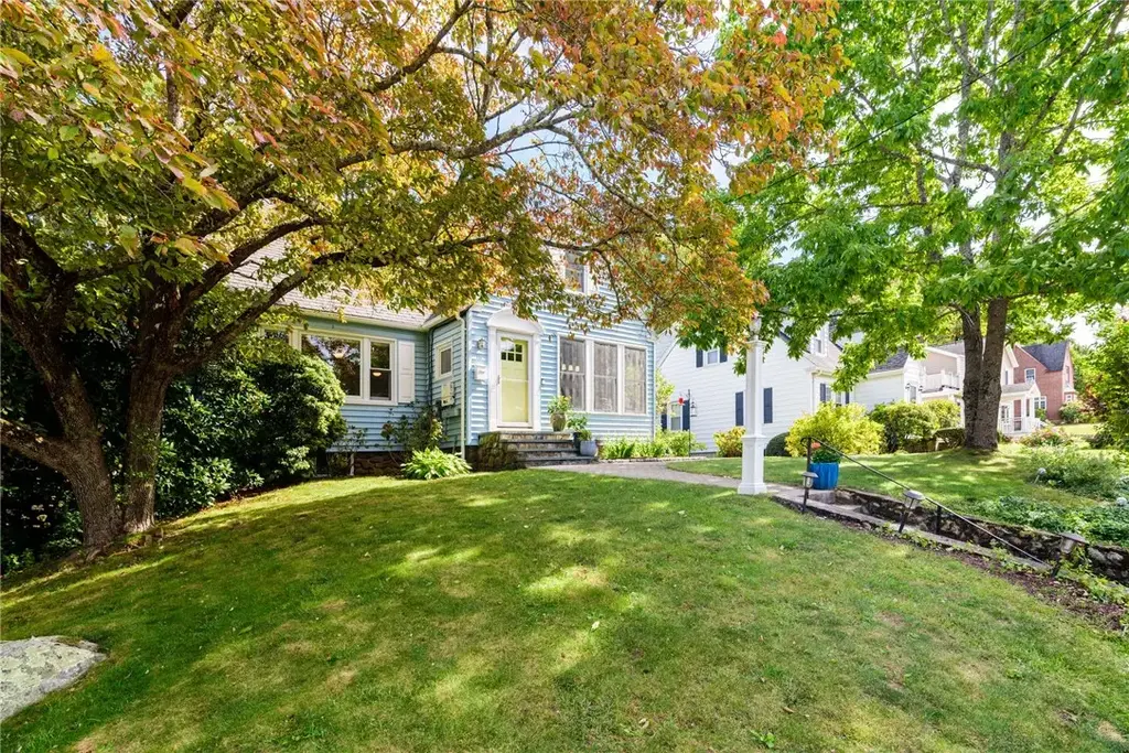 75 Summer St, Westerly