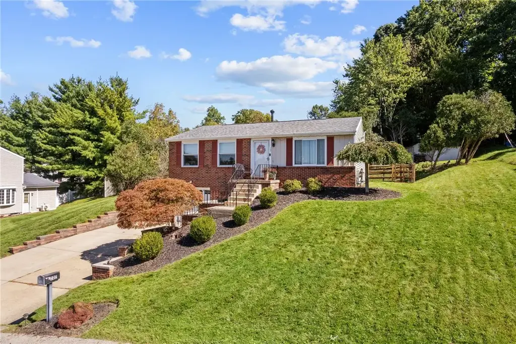 107 Frontenac Road , Plum Boro