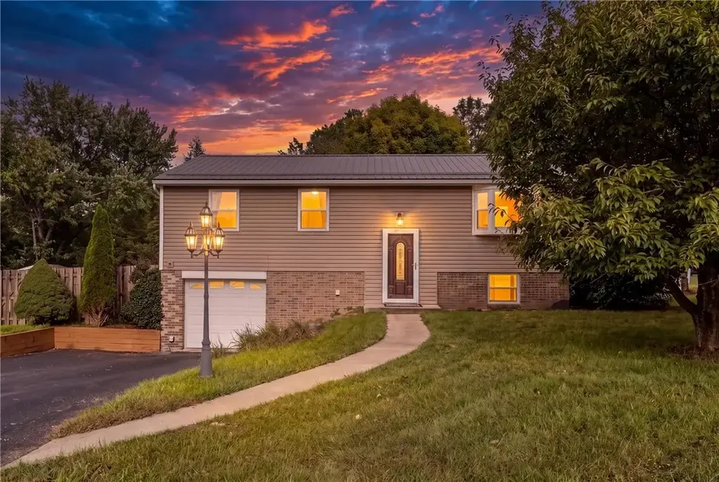 598 Joan Street, Cranberry