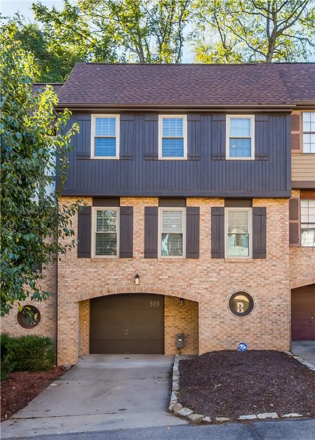 303 Sonnybrook Court , Bethel Park