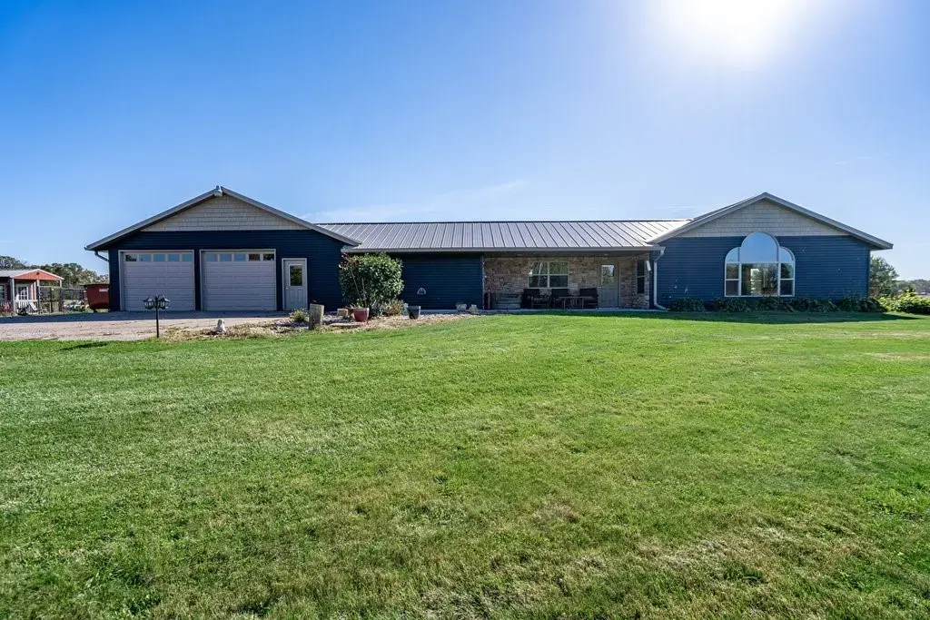 E7038 680th Avenue, Menomonie