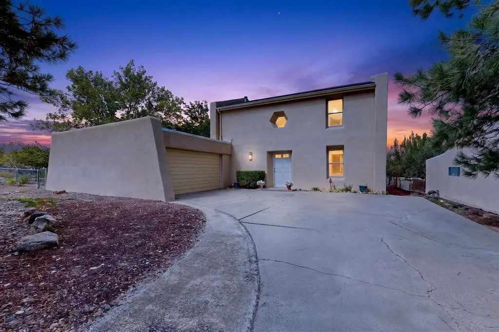 6550 Sahchu Street, Cochiti Lake