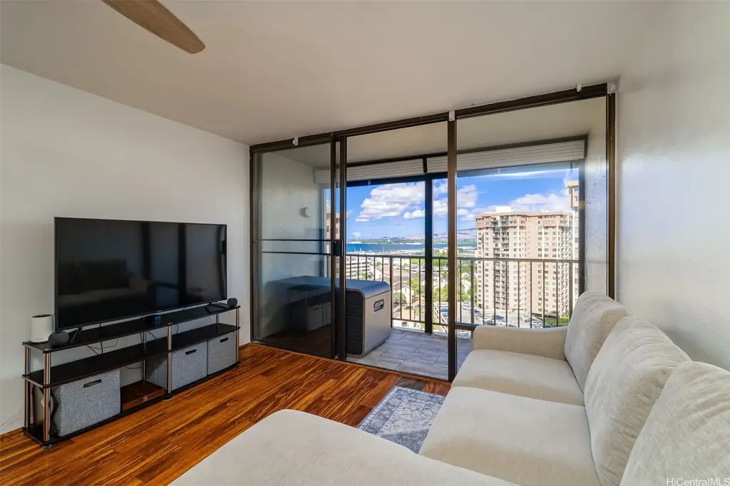 (unit #17h) 98-500 Koauka Loop, Aiea