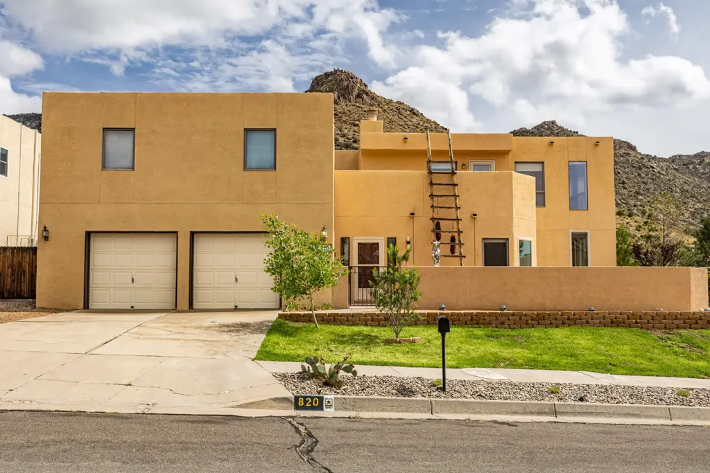 820 Piedra Vista Road Ne, Albuquerque