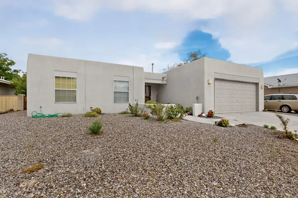 928 Lee Trevino Boulevard, Rio Communities