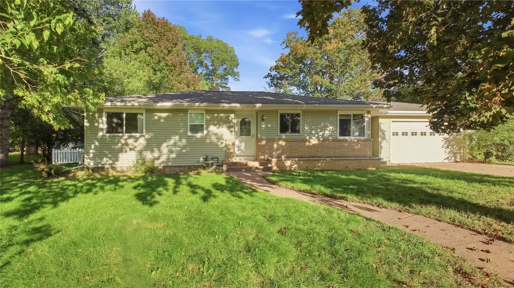 216 17th Street Ne, Menomonie