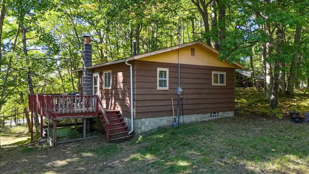 6037 Garth Lake Rd, Hazelhurst