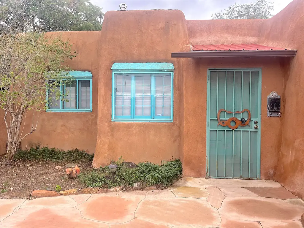 1626 Paseo De Peralta, Santa Fe