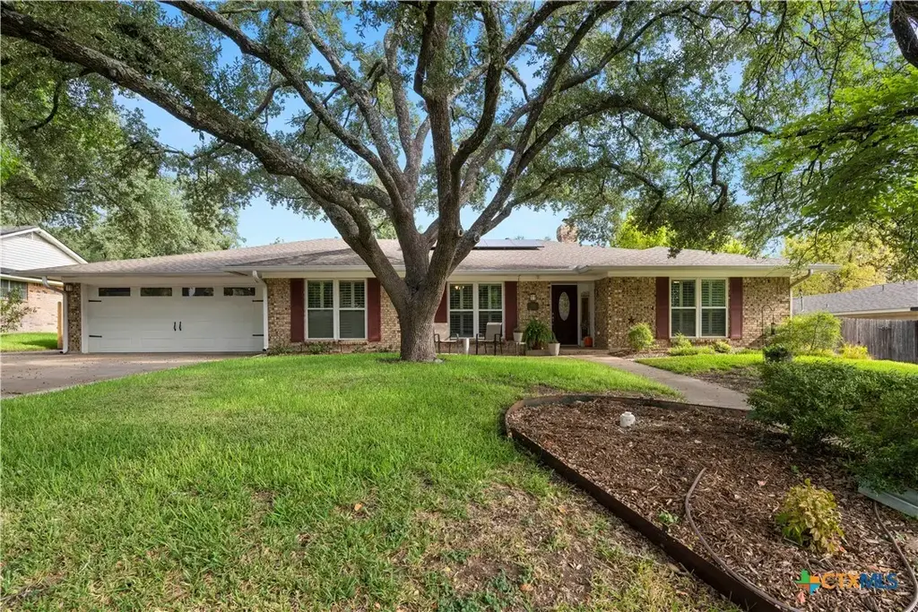 3610 Hopi Trail, Temple