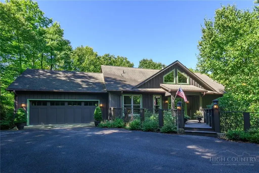 153 Andrea Lane, Blowing Rock