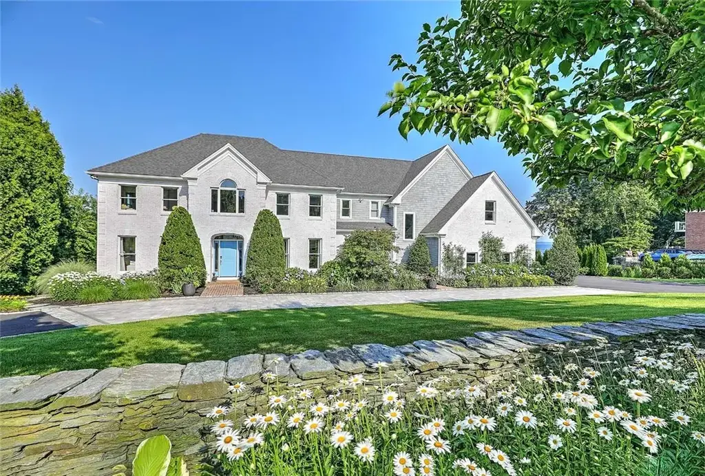 105 Heidi Dr, Portsmouth