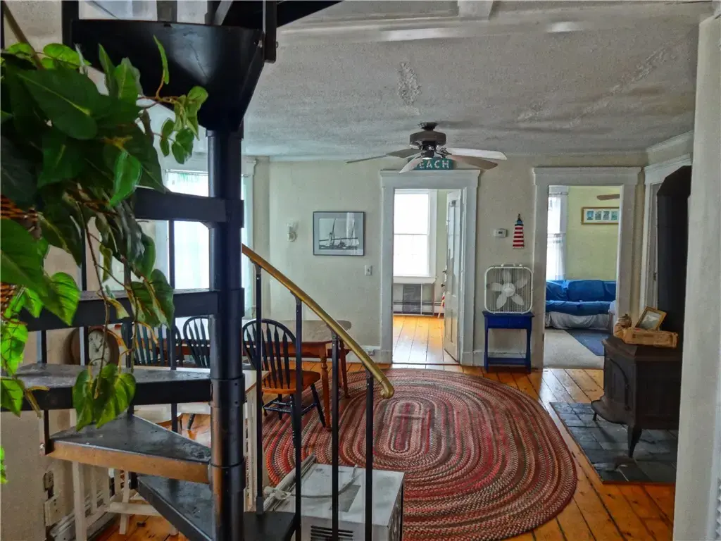 112 Spring St # 2, Newport