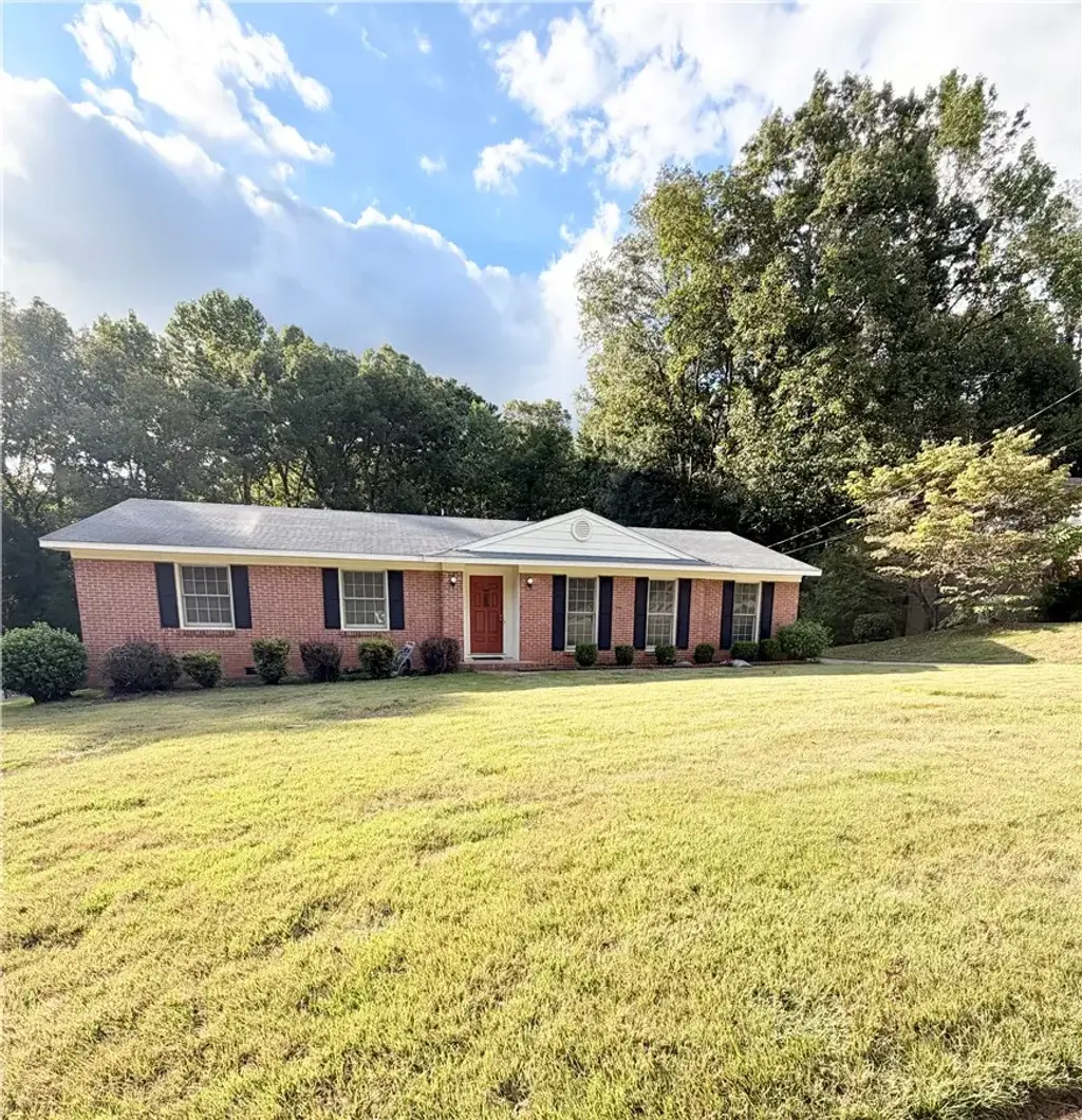 2009 North Hills Dr, Opelika