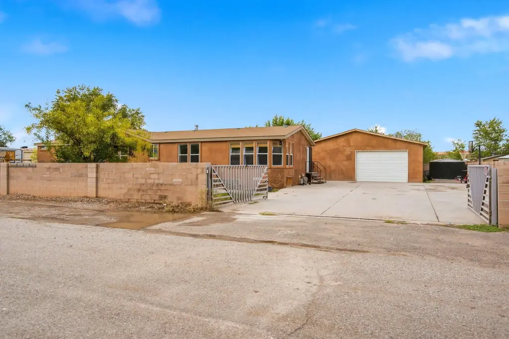 113 Hacienda Road Nw, Albuquerque