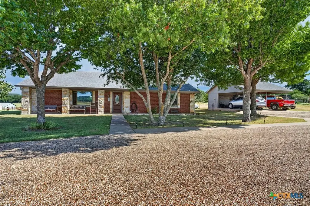 11121 E Us Highway 84, Gatesville