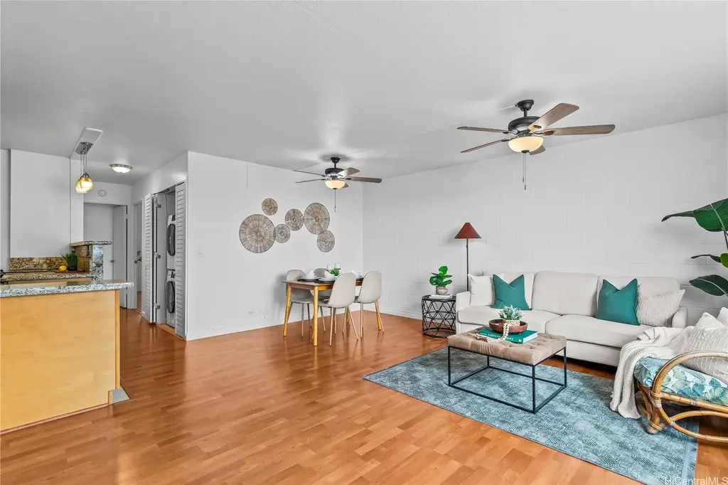 (unit #5-310) 98-1030 Moanalua Road, Aiea