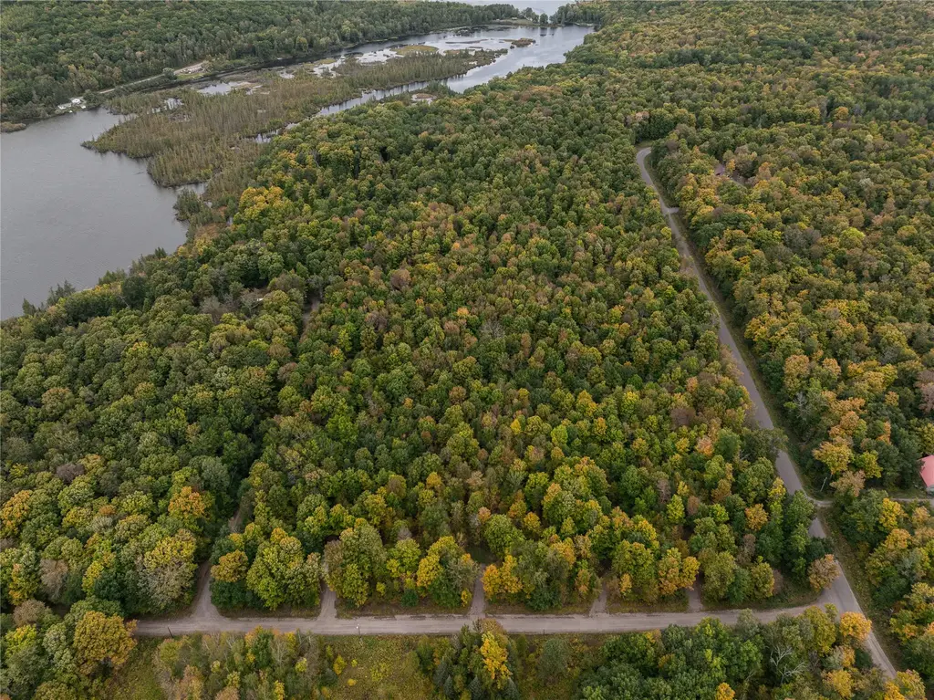 W Lakeview Lane, Exeland