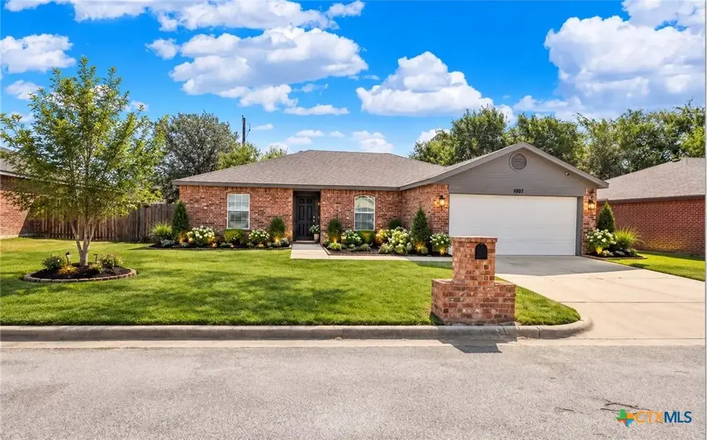 1007 E Avenue S, Belton