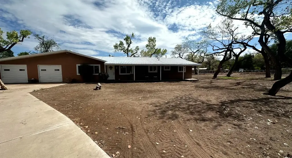 243 Gossett Lane, Corrales
