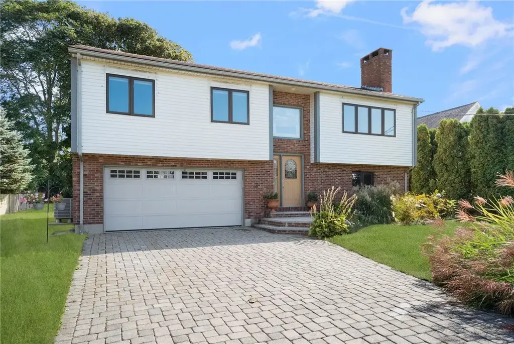 11 Renfrew Ave, Middletown