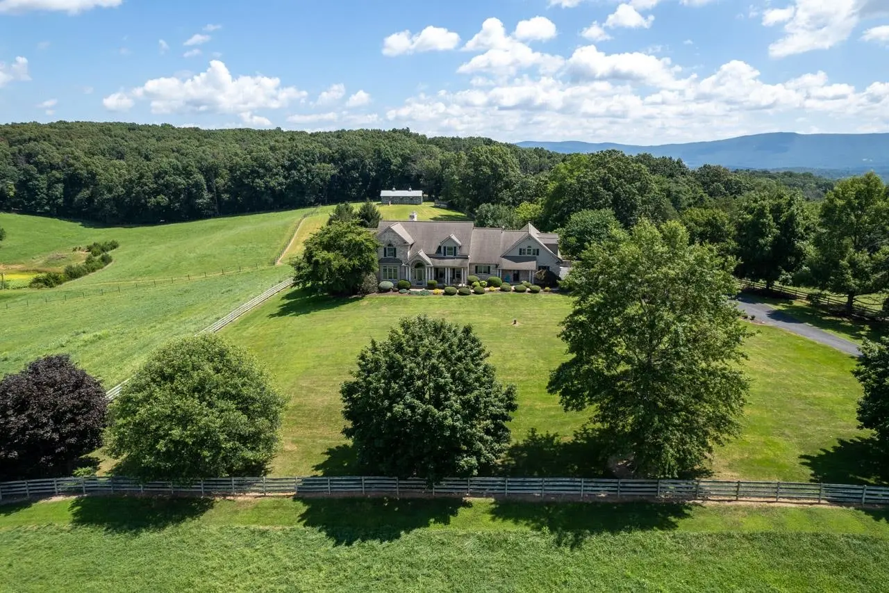 5090 Springhouse Cir, Rockingham