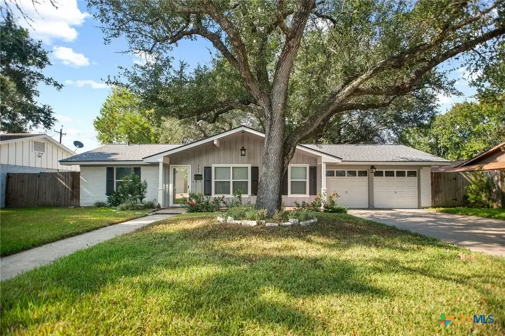 731 Willowick Drive, Port Lavaca