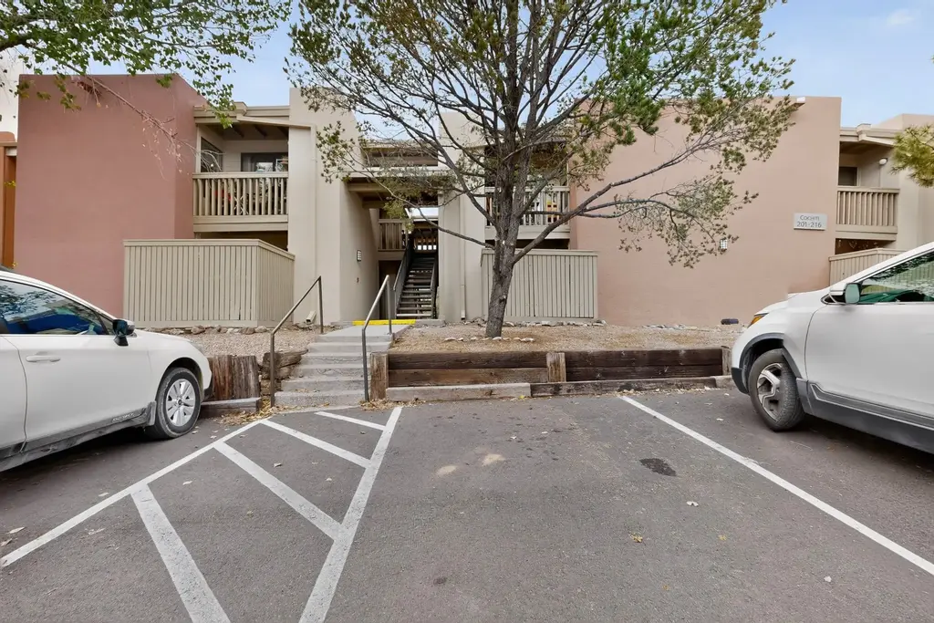 941 Calle Mejia # 202, Santa Fe