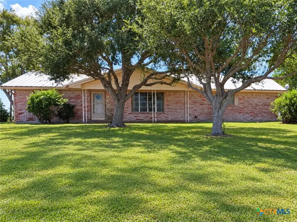 150 Sikes Road, Port Lavaca