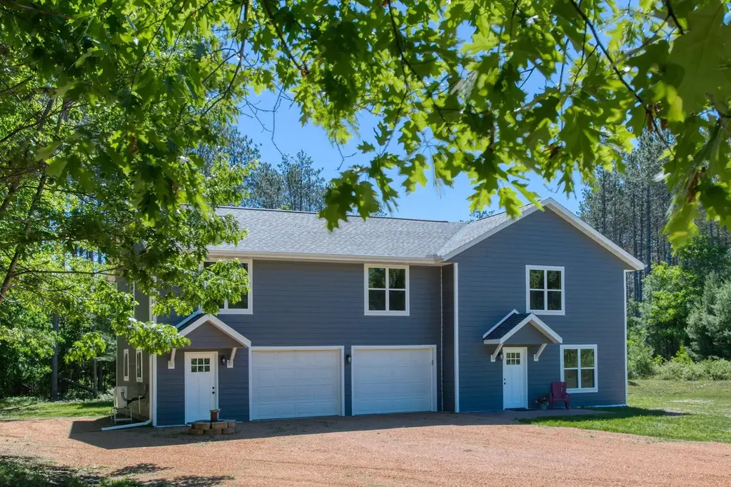 11153 Oak Ln N, Elcho