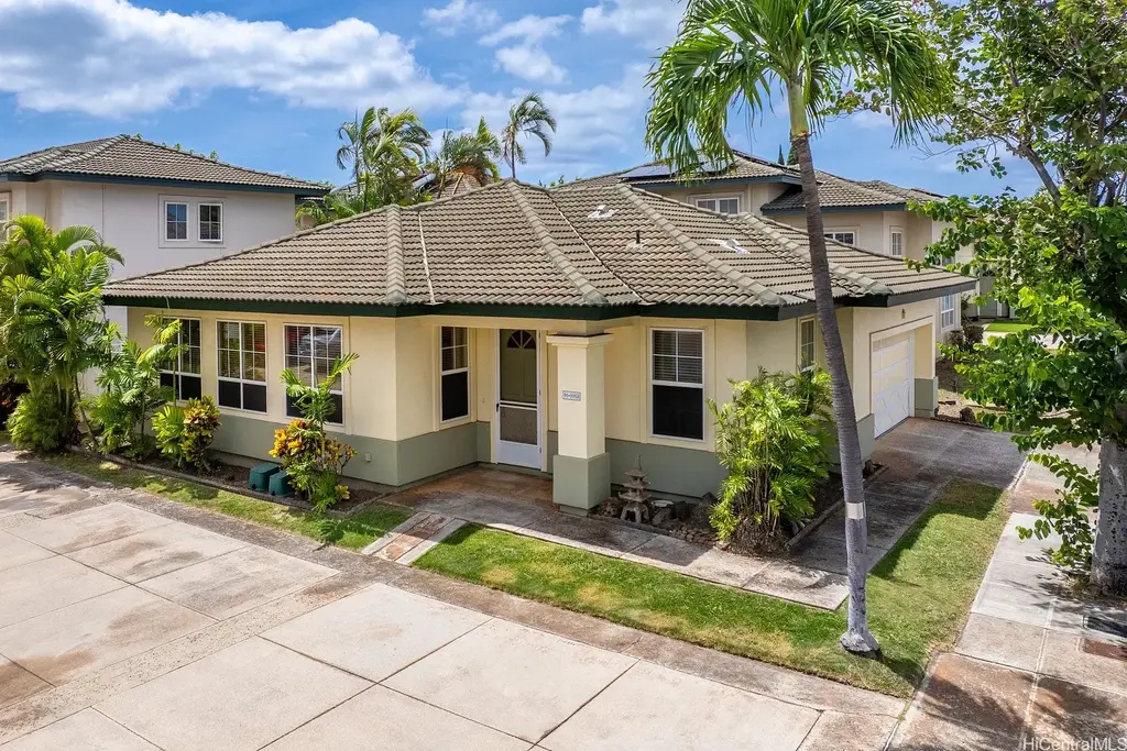 91-1053 Maulihiwa Street, Kapolei