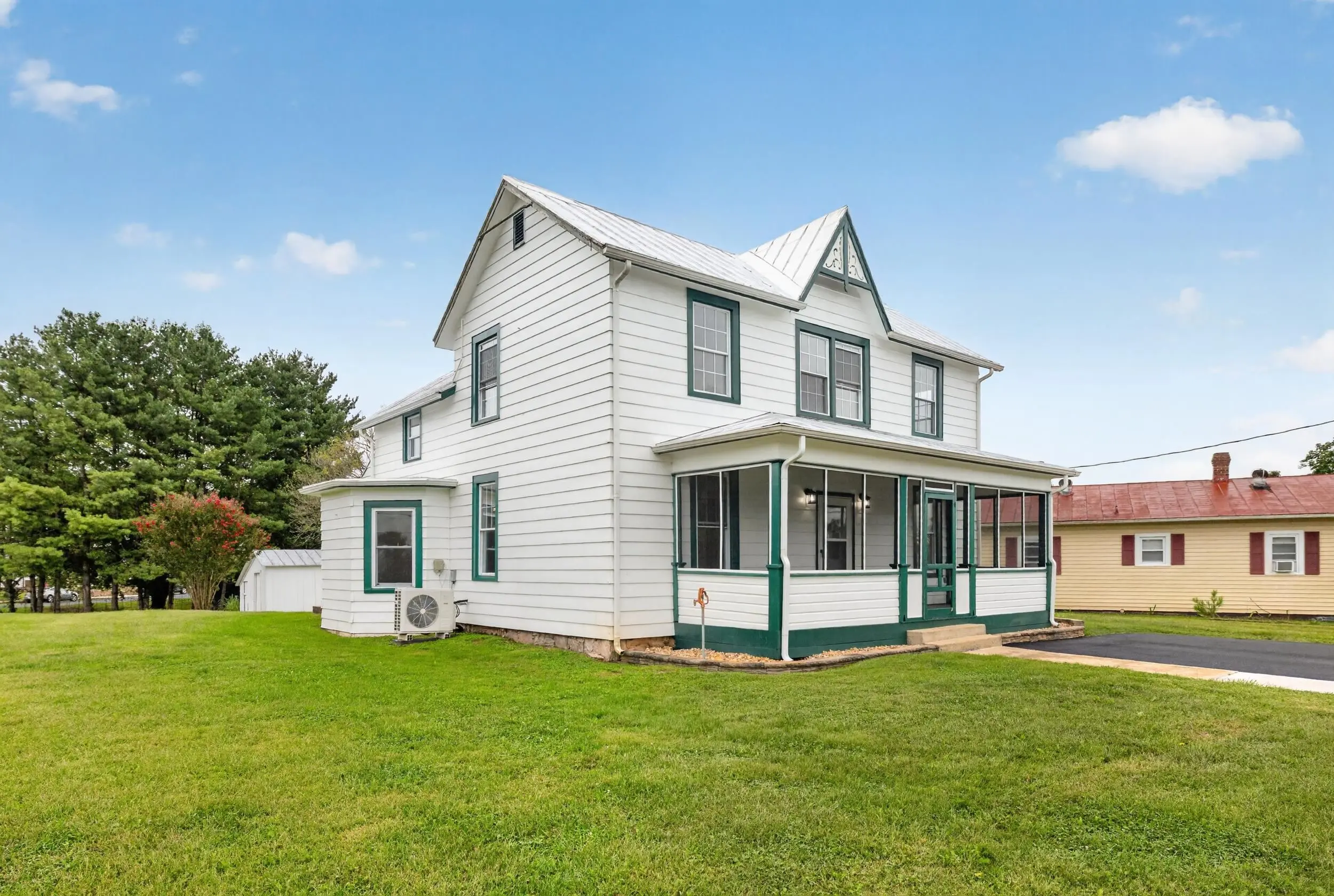 206 2nd St, Shenandoah