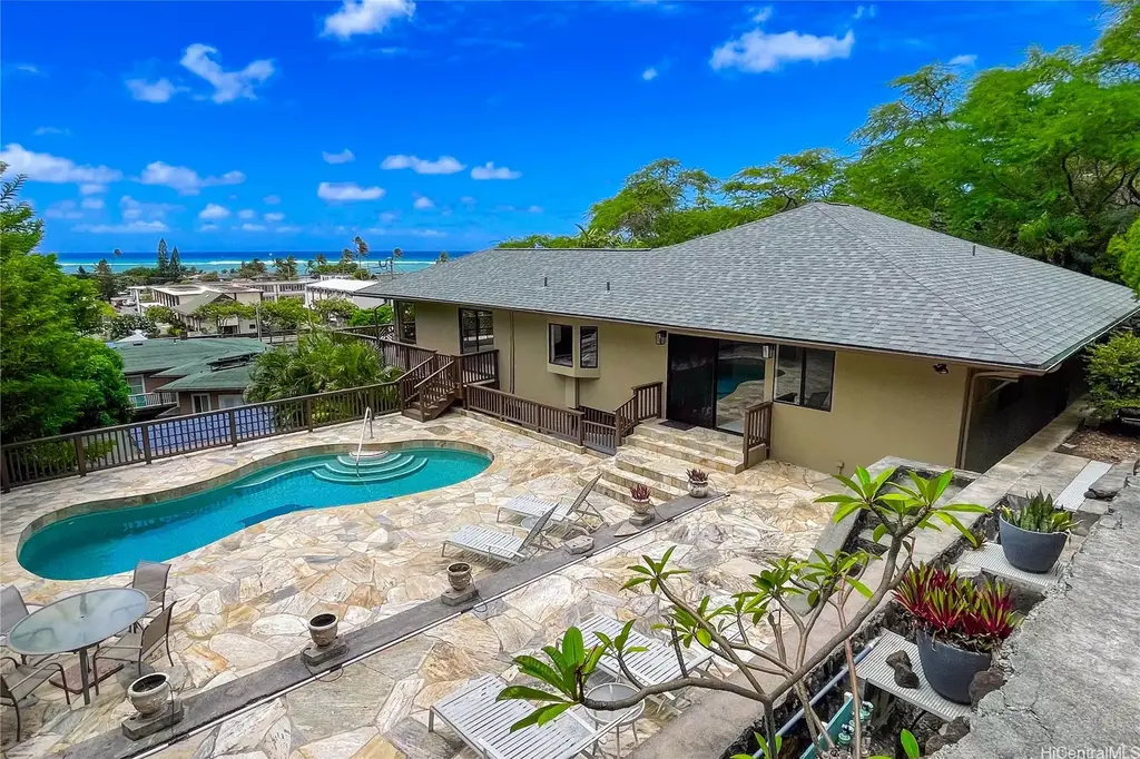 5926 Kalanianaole Highway, Honolulu